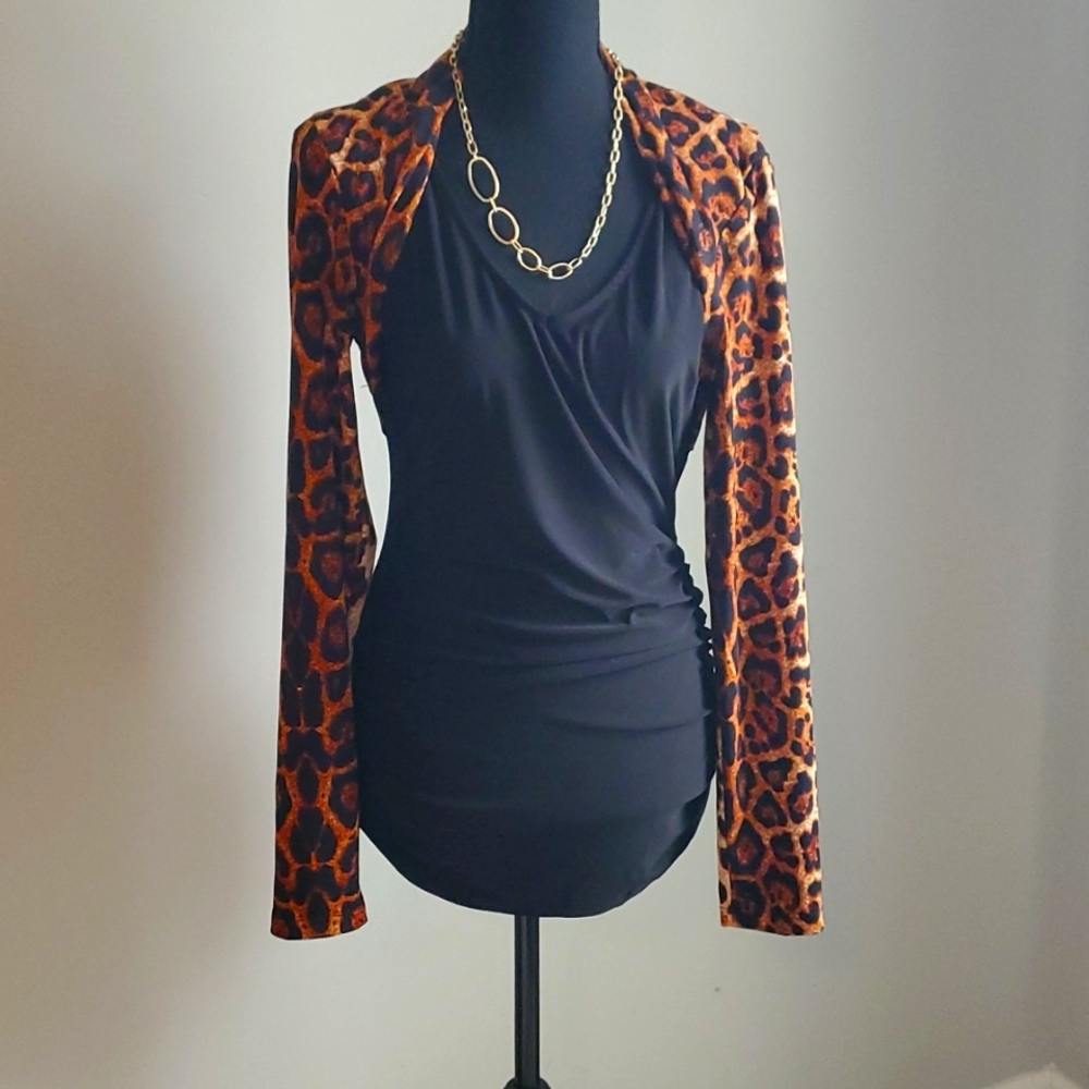 Venus -  leopard 🐆 print faux shrug top.